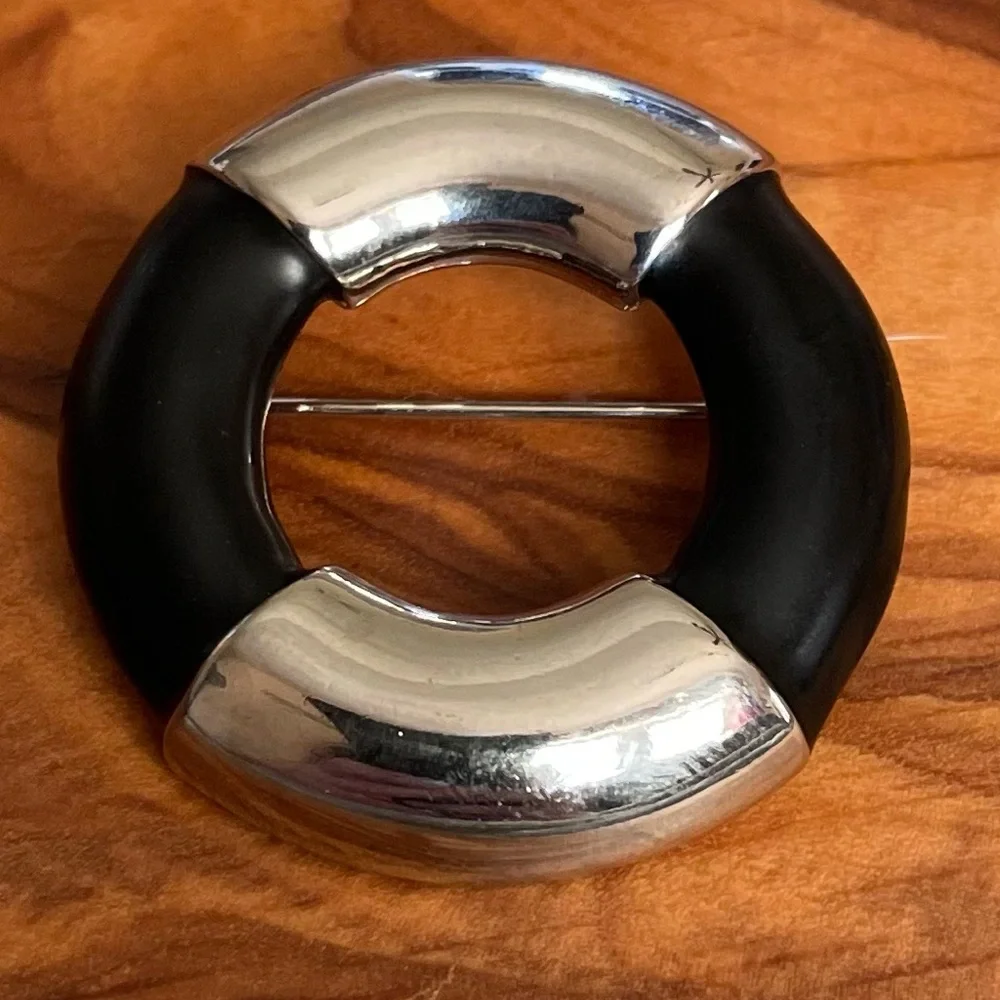 Castlecliff Lifesaver Brooch